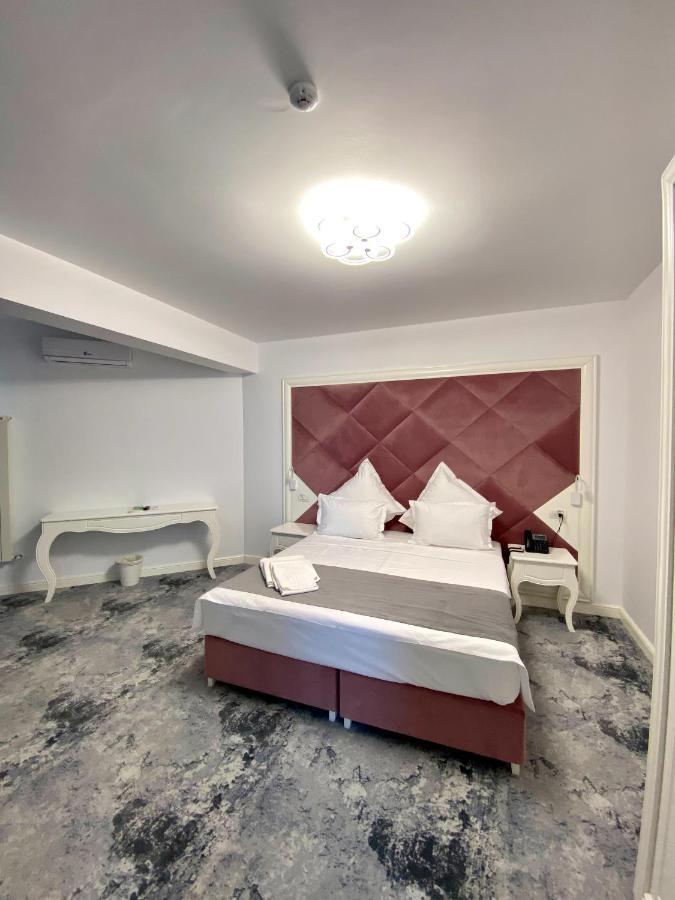 Hotel Dnh 4*